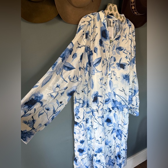 H&M OVERSIZED Crinkled Viscose Blend Dress White Blue Floral Sz large - Picture 4 of 9